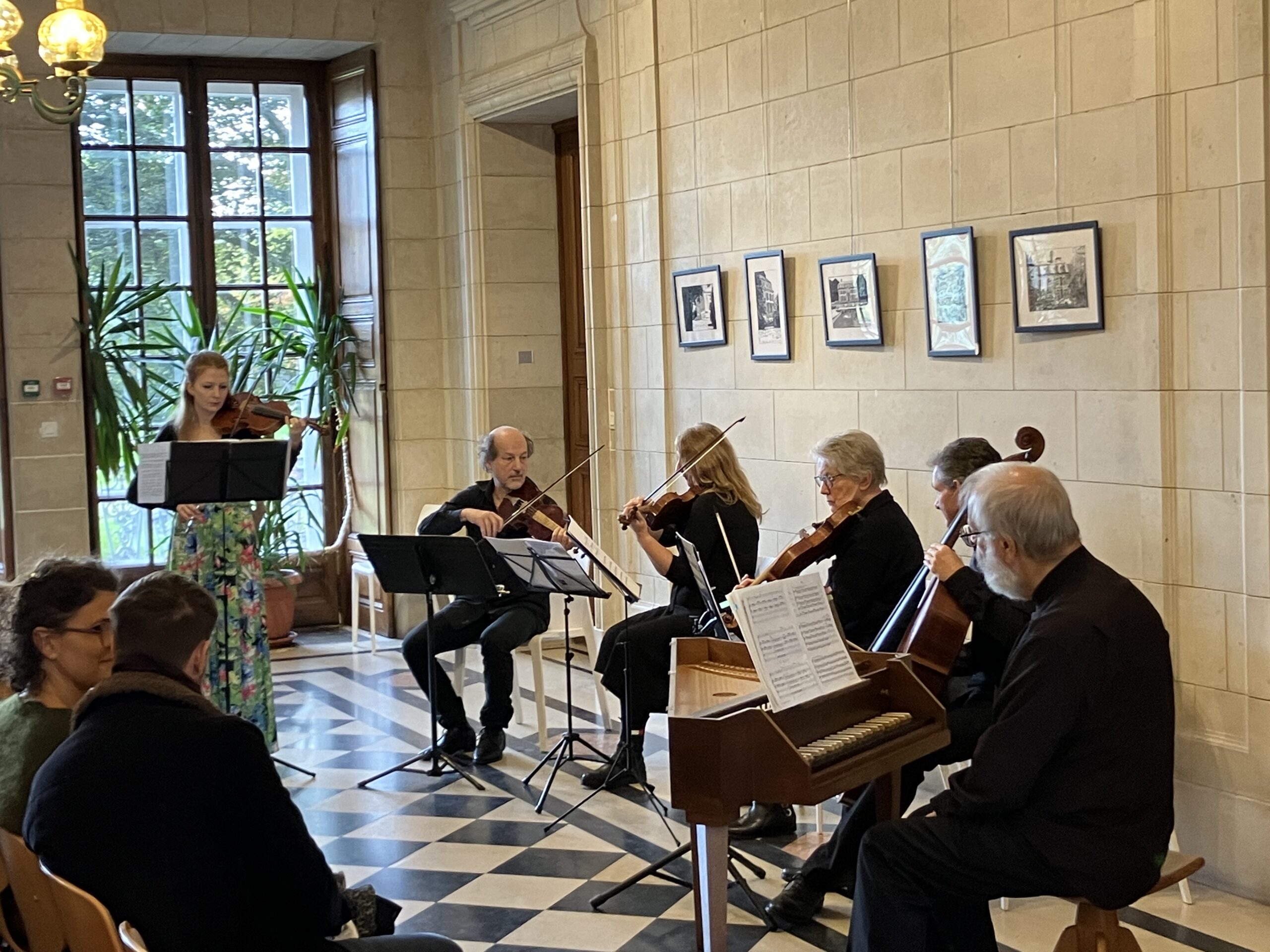 Quatuor à cordes, clavecin et violon solo